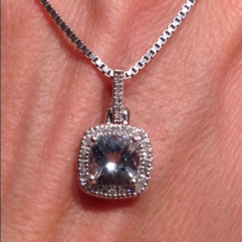 ⭐️ aquamarine Pendant⭐️